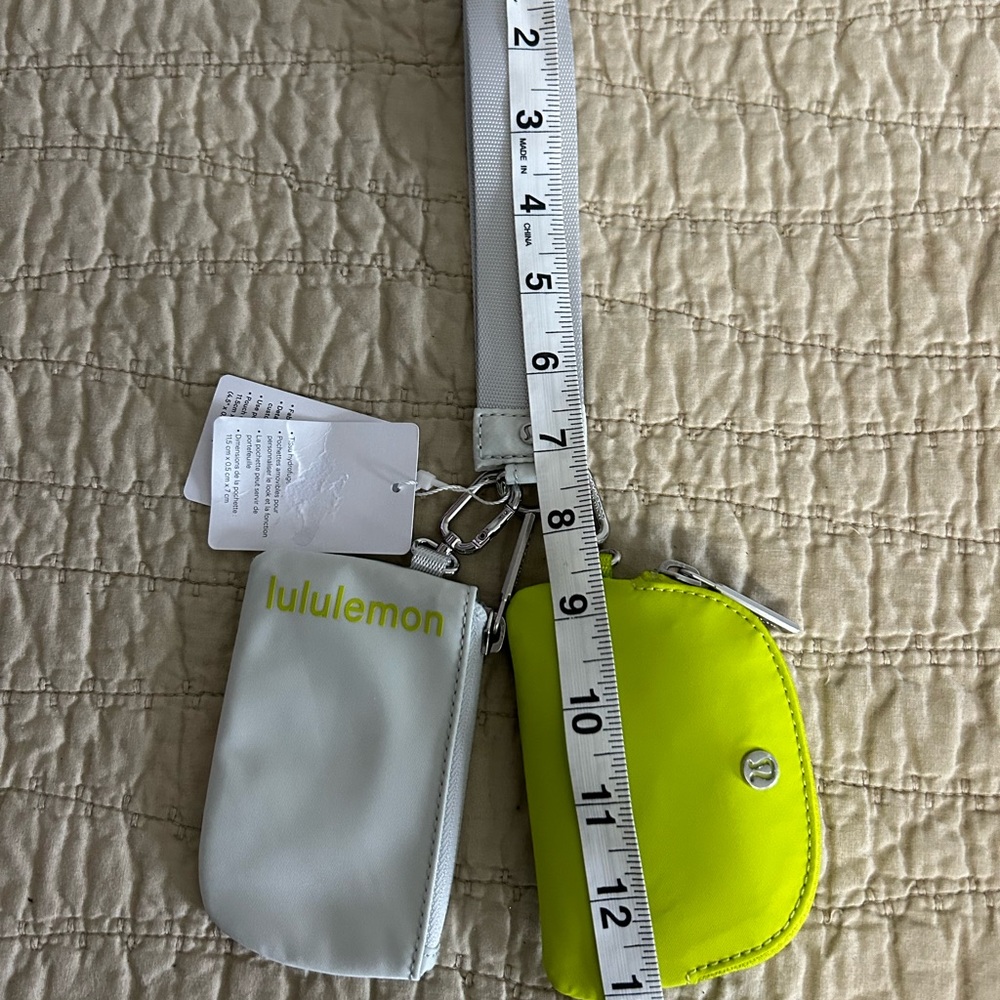 Lululemon Dual Pouch Wristlet Vapor Lichen Lime NWT - Picture 8 of 9